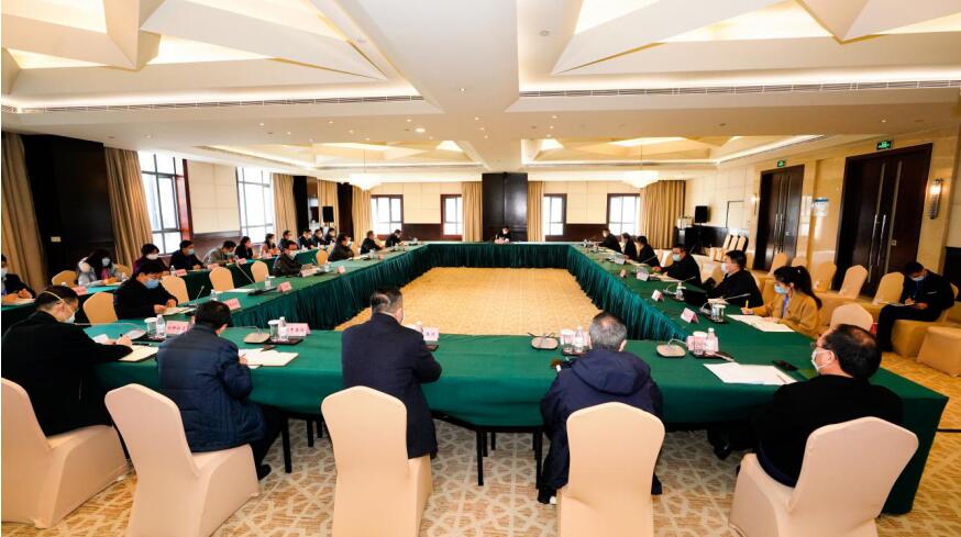 pp电子集团召开党委（扩大）聚会转达学习省委常委会精神