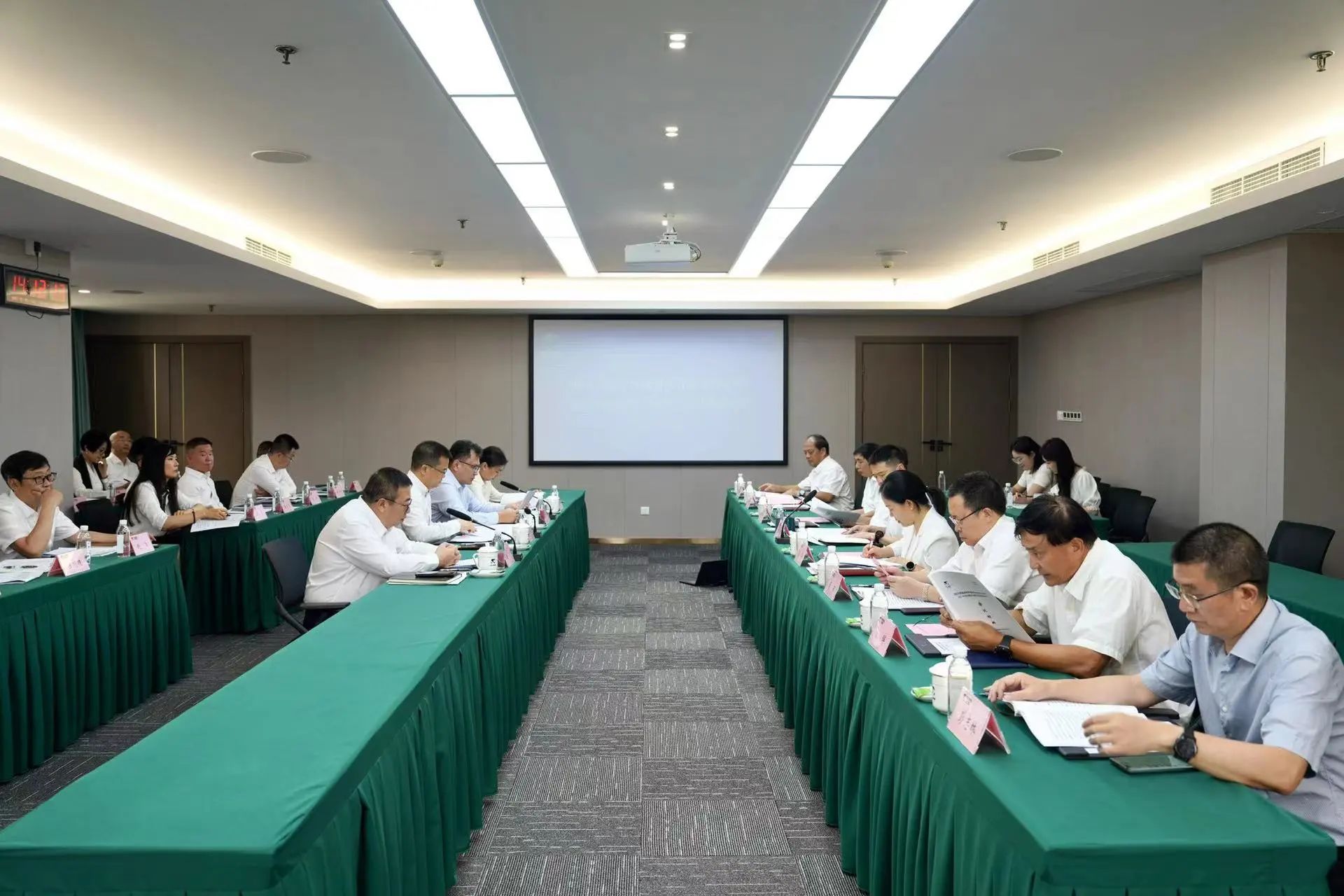 省pp电子集团召开2023年度司理层向董事会述职报告会